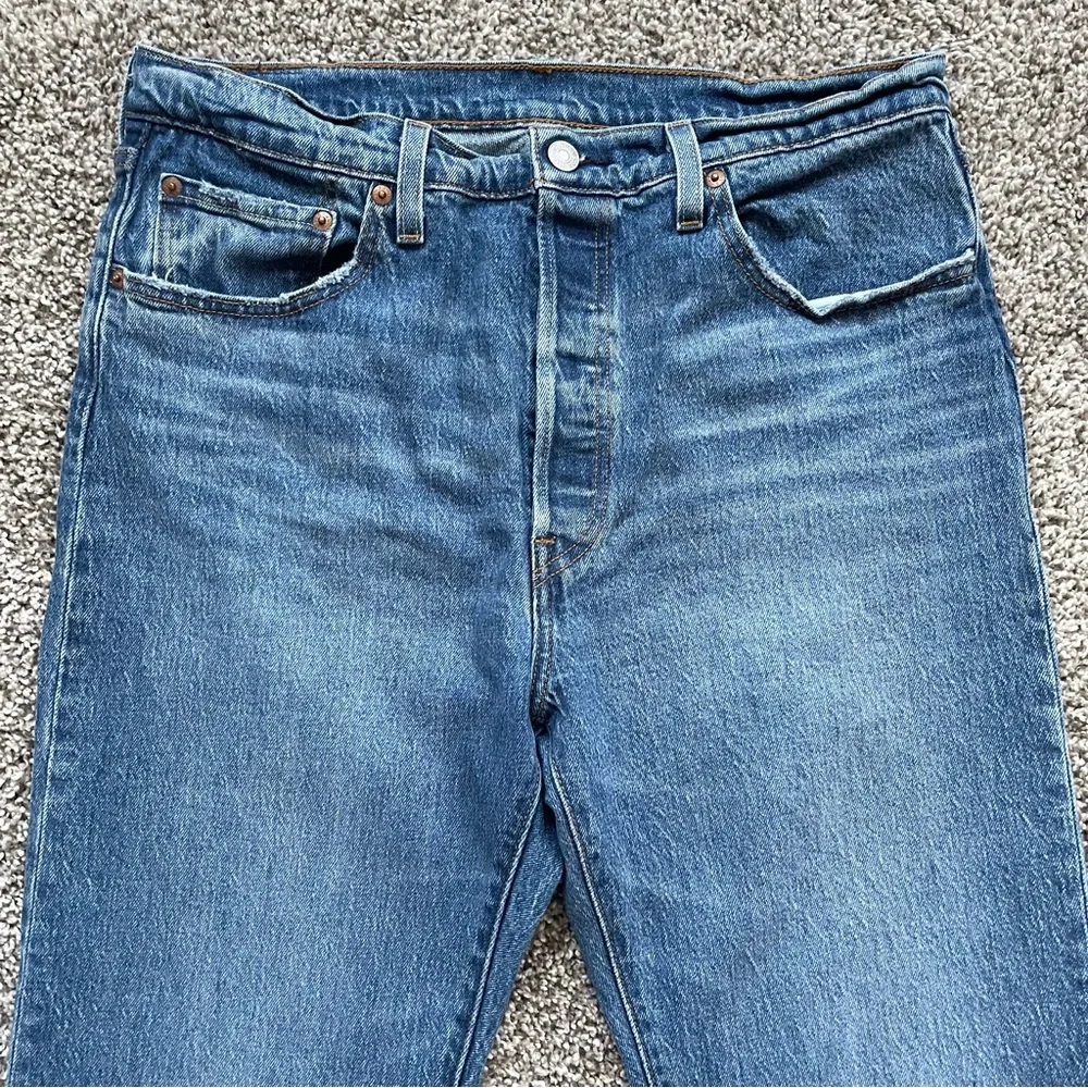 Levi's 501 Original Straight Leg Button Fly Stretch Jeans Medium Wash 32x30